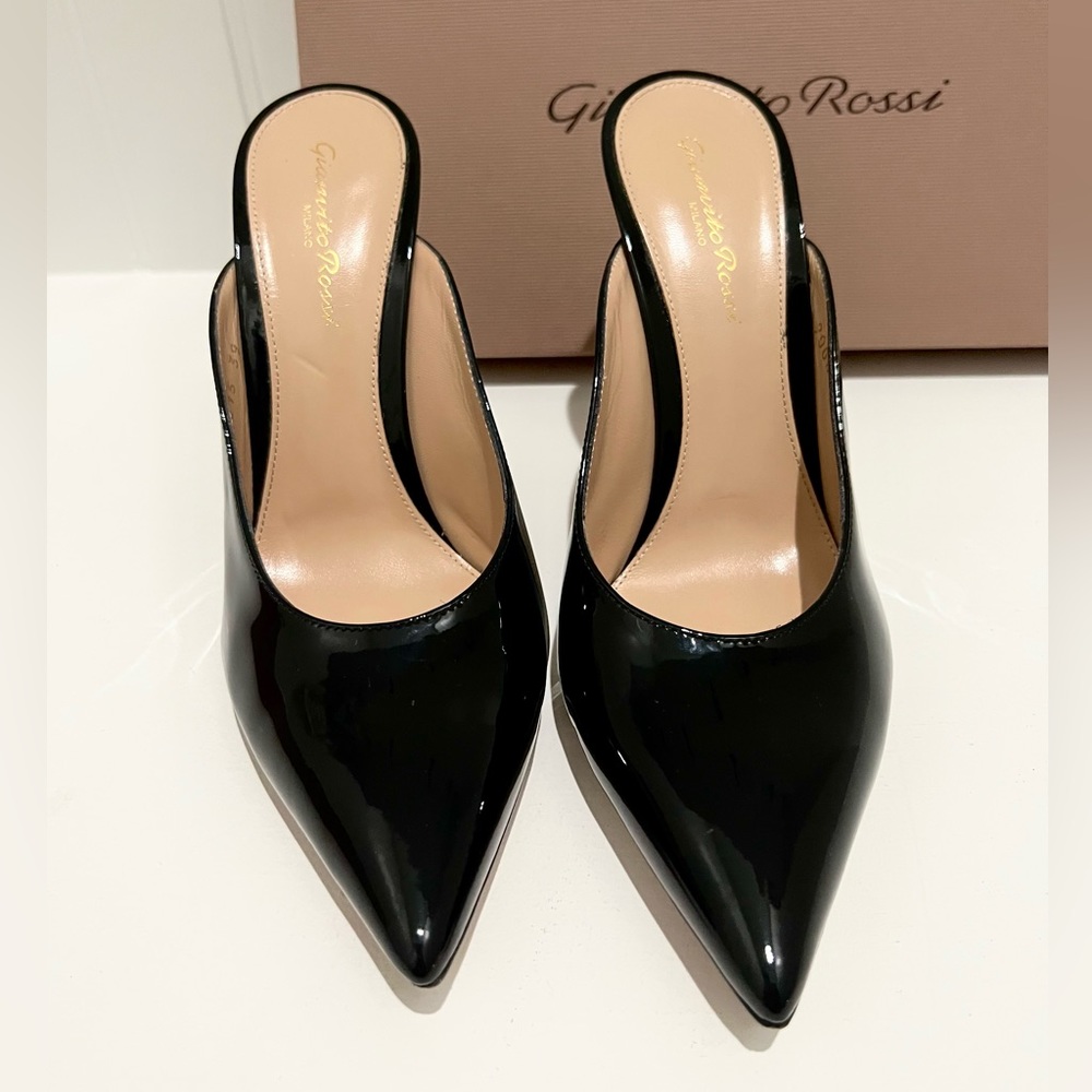 Like New 🩷 Gianvito Rossi Open Back Heels 🩷
